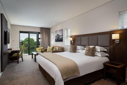 Premier-Resort-The-Moorings-Rooms-Executive-Lagoon-Twin